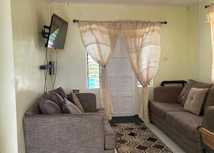 Sasha'S Holiday Home Oistins Barbados